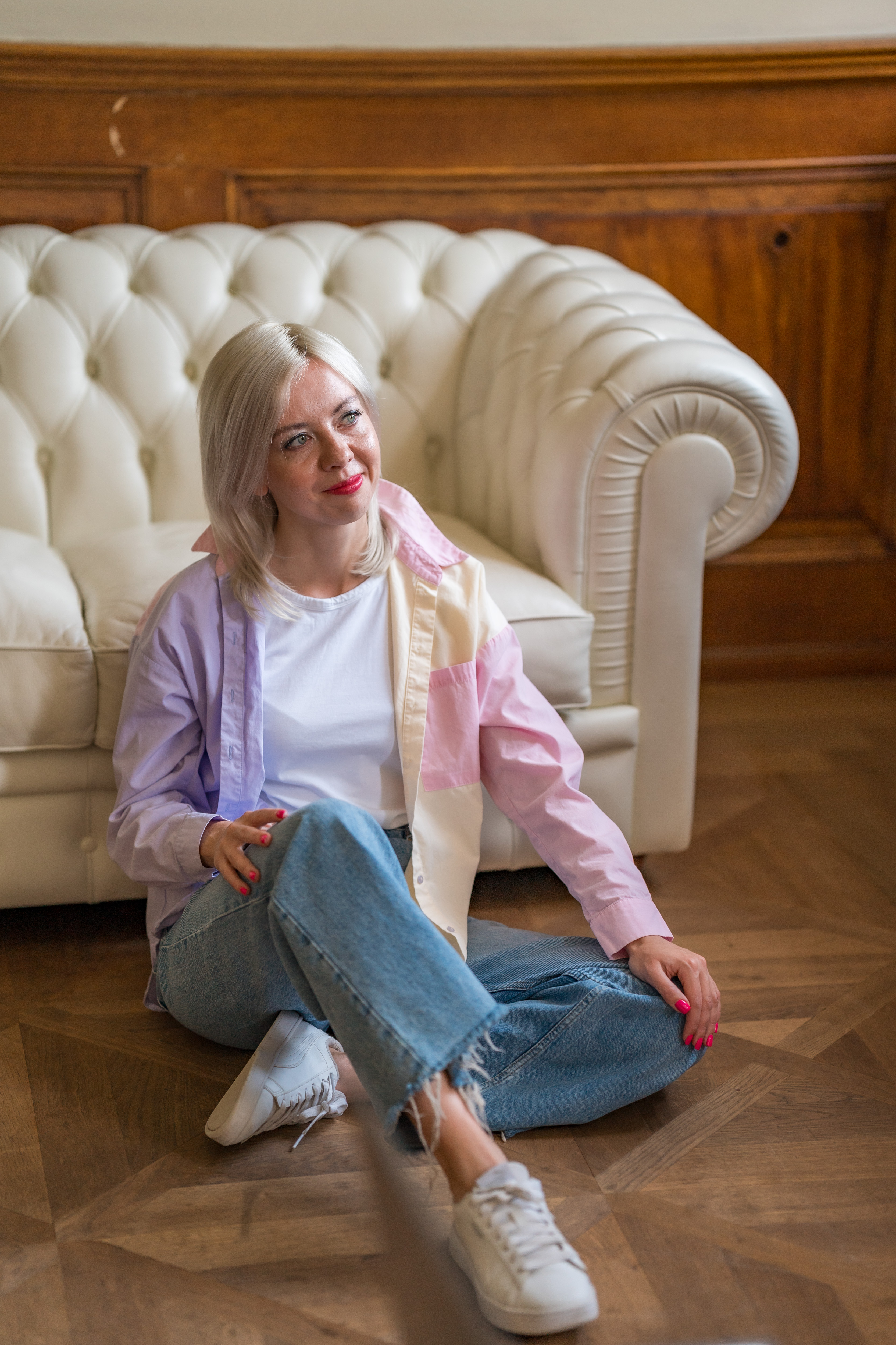 Людмила в кабинете